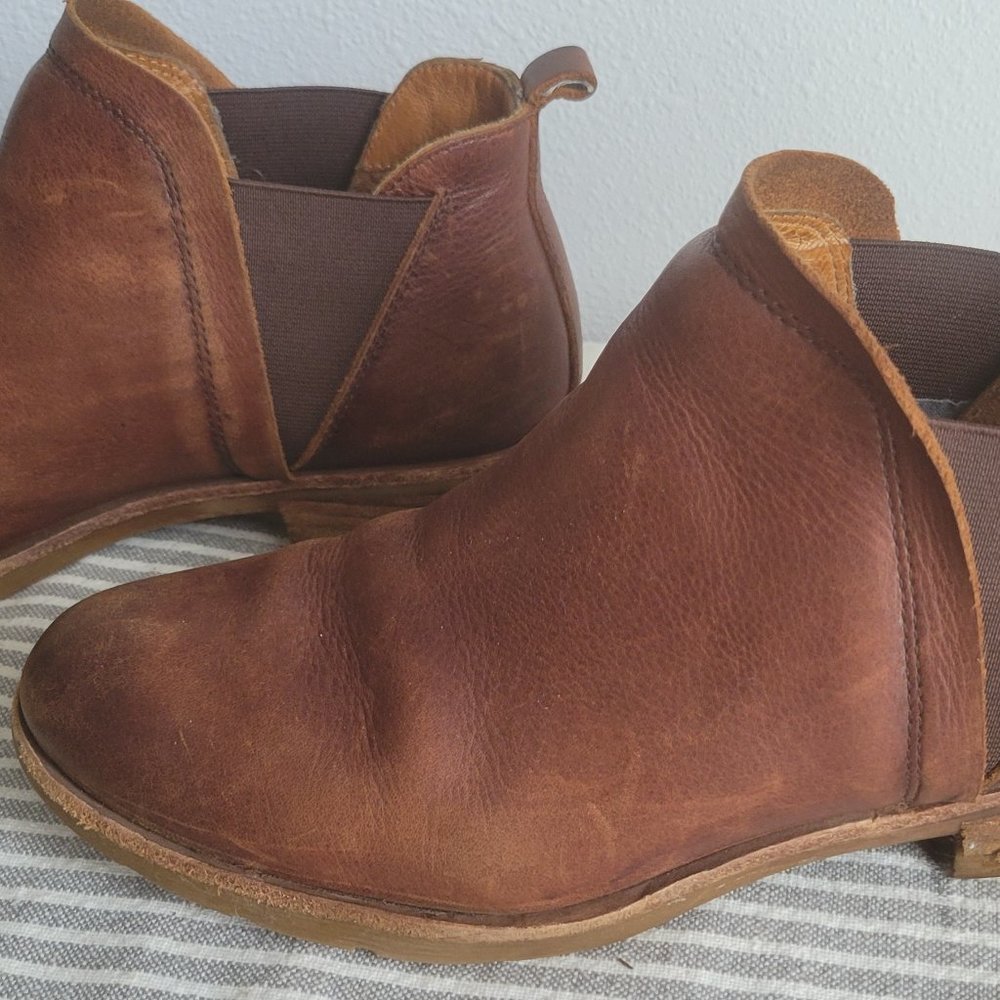 Womens Sofft Booties, Brown leather Size 9.5